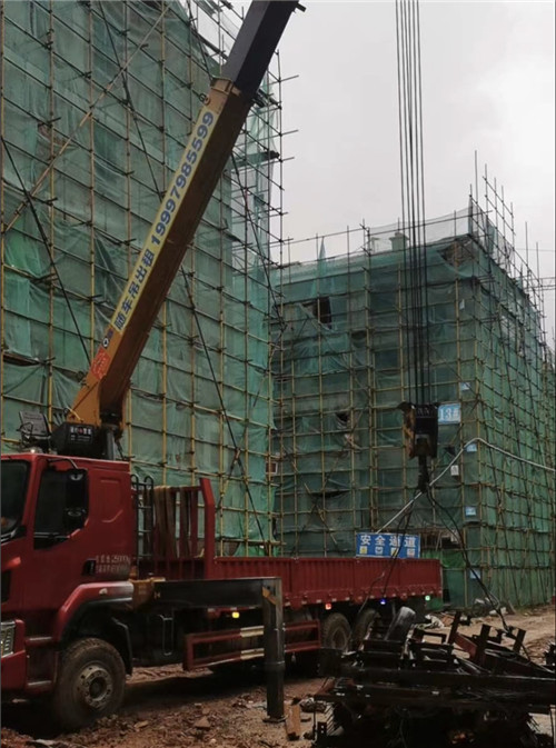 南昌县“慢工细活”—— 吊车的 “微动控制” 技术